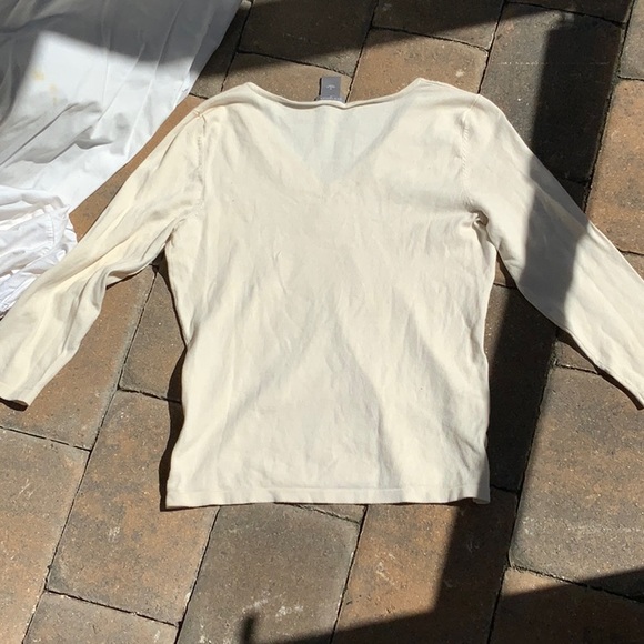 ANN TAYLOR SILK BLEND CREAM TOP, SIZE SMALL. - Picture 4 of 8